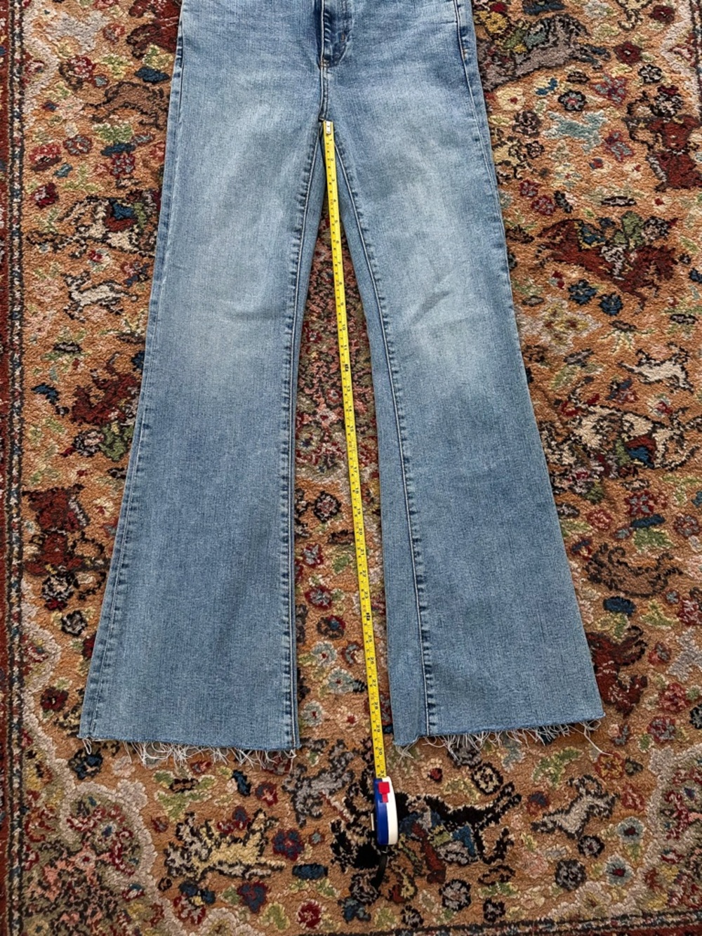 FRAME The Icon Flare Jeans Size 26 NWOT Mid Rise Raw Hem Stretch Denim Blue - Picture 6 of 8